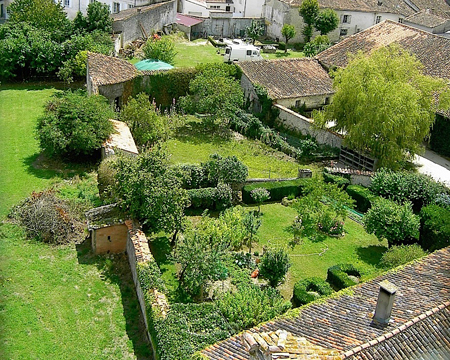 L'enclos actuel de la Commanderie vu du clocher de l'église