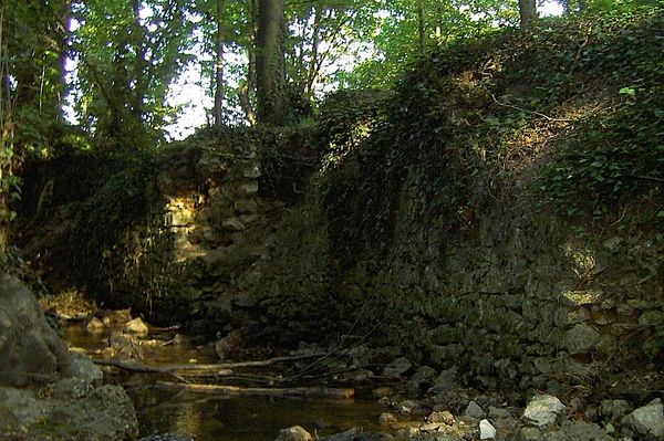 Vestiges de la maçonnerie des rives