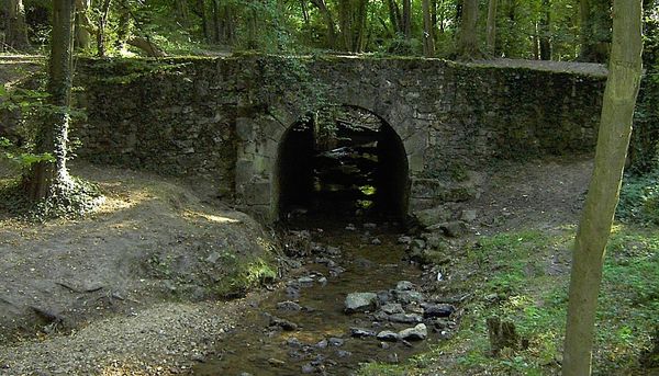 Le pont sur le Rouillon